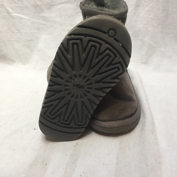 Toddler - Mini UGG Gray Boots Size: 8 - Picture 6 of 8